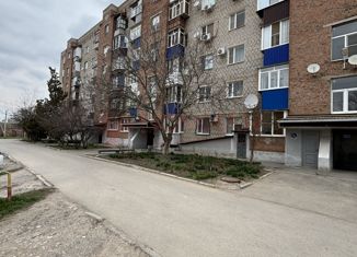 Продаю трехкомнатную квартиру, 68.9 м2, Сальск, улица Седова, 1А