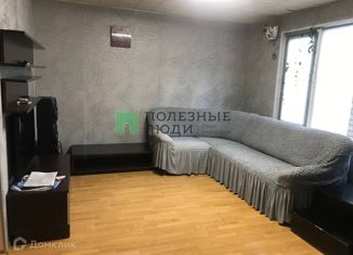 Продаю 2-ком. квартиру, 52 м2, Ижевск, Уржумская улица, 1