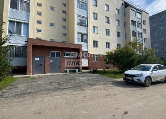 Продажа 1-ком. квартиры, 33 м2, Тобольск, 9-й микрорайон, 5А