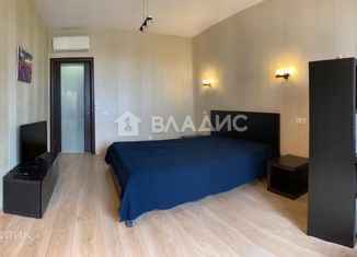 Продам 1-ком. квартиру, 53 м2, Москва, улица Бажова, 8, улица Бажова