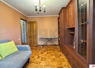 Продаю 3-комнатную квартиру, 59.2 м2, Краснодар, улица Селезнёва, 180