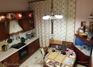 Продается двухкомнатная квартира, 74 м2, Москва, улица Академика Анохина, 4к3, метро Юго-Западная