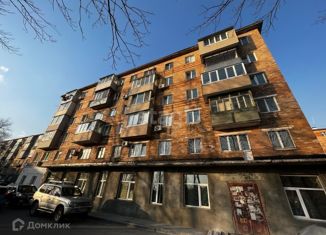 Продажа двухкомнатной квартиры, 41.2 м2, Владивосток, улица Адмирала Юмашева, 20Б