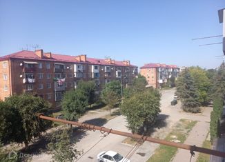 Продаю 1-ком. квартиру, 27 м2, Беслан, улица Маркова, 19