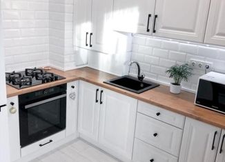 Продаю 1-ком. квартиру, 38 м2, Краснодар, улица Петра Метальникова, 28, ЖК Грин Лайф