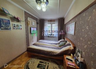 Продается трехкомнатная квартира, 62.5 м2, Ижевск, улица Коммунаров, 169, Центральный жилой район