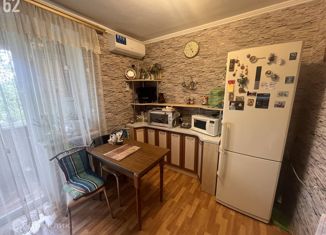 Продается 3-ком. квартира, 70 м2, Севастополь, улица Генерала Лебедя, 20, Ленинский район