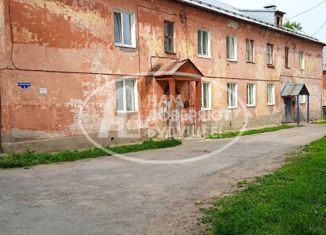 Продаю 2-ком. квартиру, 50 м2, Соликамск, улица Коминтерна, 4