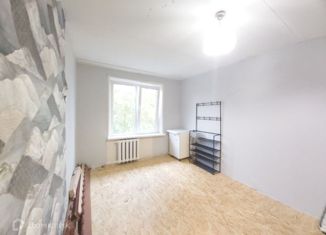 Продается трехкомнатная квартира, 60.5 м2, Соликамск, улица Матросова, 65