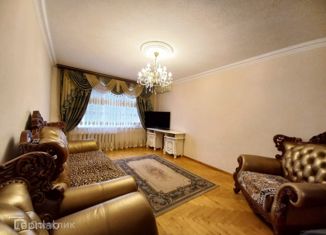 Продается 3-ком. квартира, 100 м2, Нальчик, улица Атажукина, 8, район Предгорный