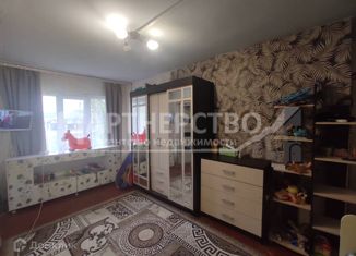 Продается 4-ком. квартира, 52.4 м2, поселок городского типа Ильский, Первомайская улица, 65