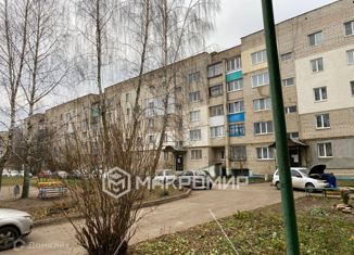 Однокомнатная квартира на продажу, 33.2 м2, поселок городского типа Знаменка, улица Ленина, 14