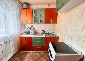 Продается 3-ком. квартира, 56.5 м2, Ленинск-Кузнецкий, улица Суворова, 270