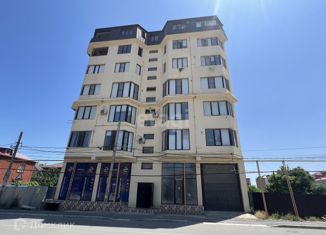 Продается 3-ком. квартира, 110 м2, Махачкала, улица Ибрагима-Хаджи Урадинского, 2, Ленинский район