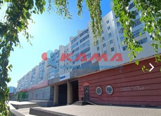 Продается 4-ком. квартира, 81 м2, Татарстан, Набережночелнинский проспект, 17А/1