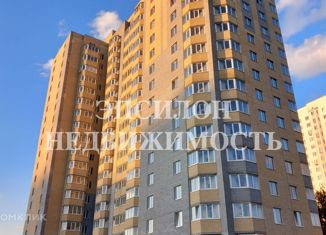 Продается 1-комнатная квартира, 37 м2, Курск, проспект Вячеслава Клыкова, 9Б