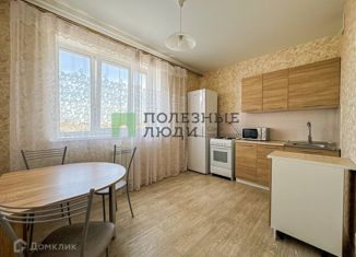 Сдаю в аренду 2-ком. квартиру, 65 м2, Самара, проспект Карла Маркса, 4Б