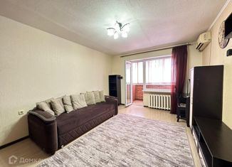 Продажа 2-комнатной квартиры, 54 м2, Апшеронск, улица Ленина, 4