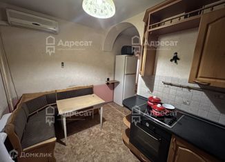 Сдается 2-ком. квартира, 50 м2, Волгоград, улица Кирова, 98А, Кировский район