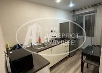 Продажа 2-ком. квартиры, 45 м2, Кудымкар, улица Строителей, 3