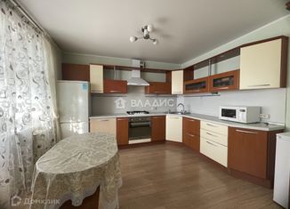 Продам трехкомнатную квартиру, 76.2 м2, Октябрьский, улица Новоселов, 10