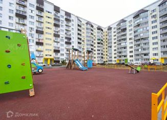 Продам 3-комнатную квартиру, 76 м2, Балаково, Строительная улица, 39