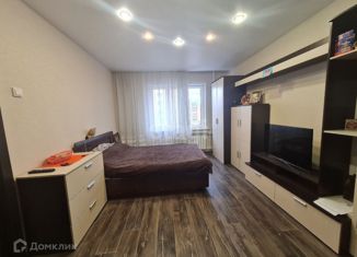 Продам 1-ком. квартиру, 42 м2, Ковров, улица Маршала Устинова, 1