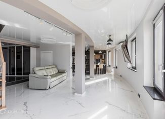 Сдам в аренду 3-комнатную квартиру, 140 м2, Сестрорецк, улица Коробицына, 2А