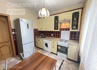 Продается 3-комнатная квартира, 66 м2, Оренбург, улица Чкалова, 42, Ленинский район
