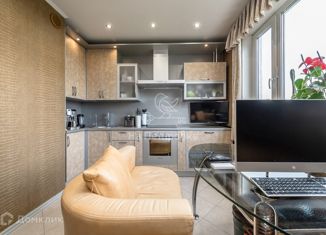 Продается 3-ком. квартира, 72.5 м2, Москва, улица Раменки, 6к1, улица Раменки