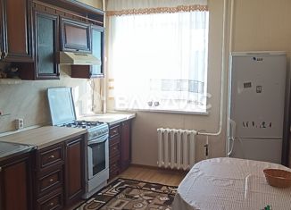 Продается 2-ком. квартира, 60 м2, Тобольск, улица Розы Люксембург, 10