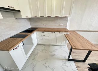 Продам 1-ком. квартиру, 40 м2, Ейск, Октябрьская улица, 203