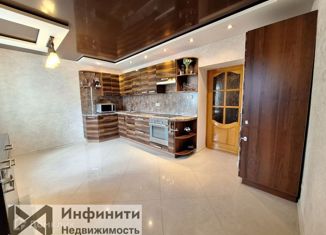 Продаю четырехкомнатную квартиру, 89.8 м2, Ставропольский край, улица Доваторцев, 73/1