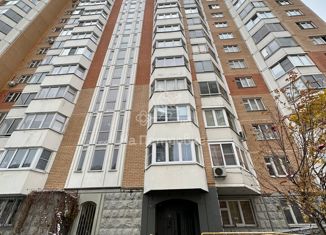 Продаю 2-комнатную квартиру, 51 м2, Москва, улица Главмосстроя, 14, улица Главмосстроя