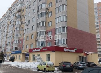 Сдам в аренду 1-комнатную квартиру, 52 м2, Калужская область, улица Курчатова, 72