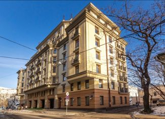 2-комнатная квартира на продажу, 118.8 м2, Москва, Большой Каретный переулок, 24с2, метро Цветной бульвар