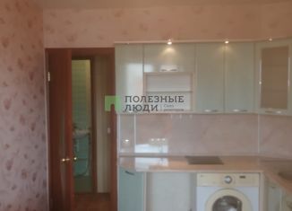 Сдаю 2-ком. квартиру, 58 м2, Стерлитамак, улица Худайбердина, 218А