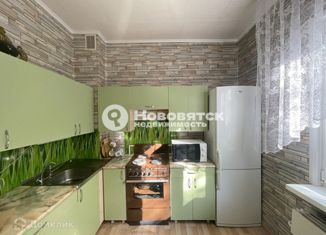 Продается 3-комнатная квартира, 80 м2, Киров, Октябрьская улица, 17А