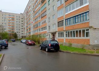 Продаю 1-комнатную квартиру, 36.6 м2, Псков, улица Труда, 53