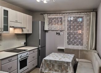 Сдается в аренду 2-комнатная квартира, 59 м2, Санкт-Петербург, улица Маршала Казакова, 12к1, муниципальный округ Красненькая Речка