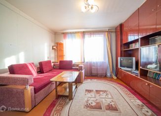 Продается трехкомнатная квартира, 58 м2, Екатеринбург, метро Динамо, улица Софьи Перовской, 113