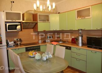 Продам 3-комнатную квартиру, 104 м2, Санкт-Петербург, метро Комендантский проспект, улица Ильюшина, 8