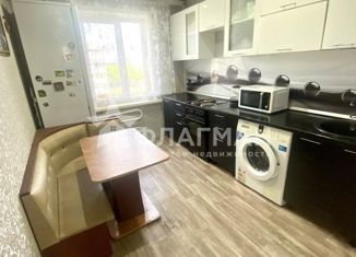 Продается 3-комнатная квартира, 62.3 м2, Иркутская область, Молотовая улица, 36