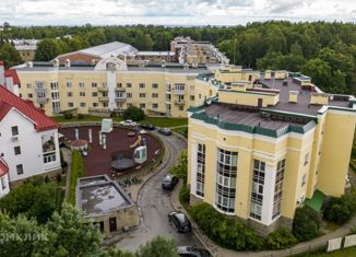 Продам 4-ком. квартиру, 170 м2, Петергоф, улица Аврова, 26к1