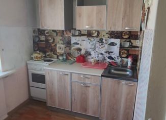Аренда трехкомнатной квартиры, 58 м2, Северск, улица Ленина, 102