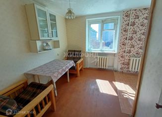 Продам 4-комнатную квартиру, 61.8 м2, Новосибирск, улица Энгельса, 17