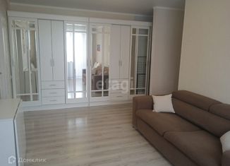 Продаю четырехкомнатную квартиру, 62 м2, Гурьевск, Фабричная улица, 5