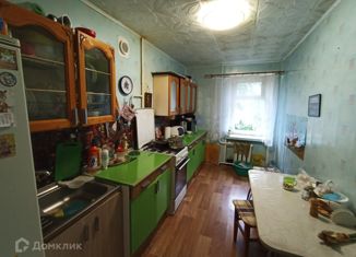 Продаю 4-комнатную квартиру, 77.6 м2, Глазов, улица Карла Маркса, 25