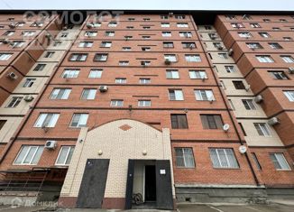 Продается 3-ком. квартира, 70 м2, Грозный, улица А.А. Айдамирова, 141к8, микрорайон Ипподромный