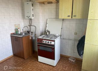 Продам трехкомнатную квартиру, 64 м2, Новочеркасск, улица Макаренко, 40